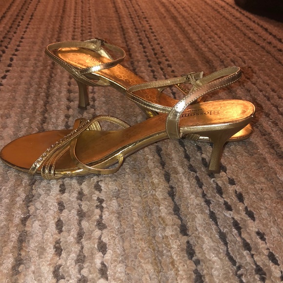 Gold heels - Picture 5 of 5